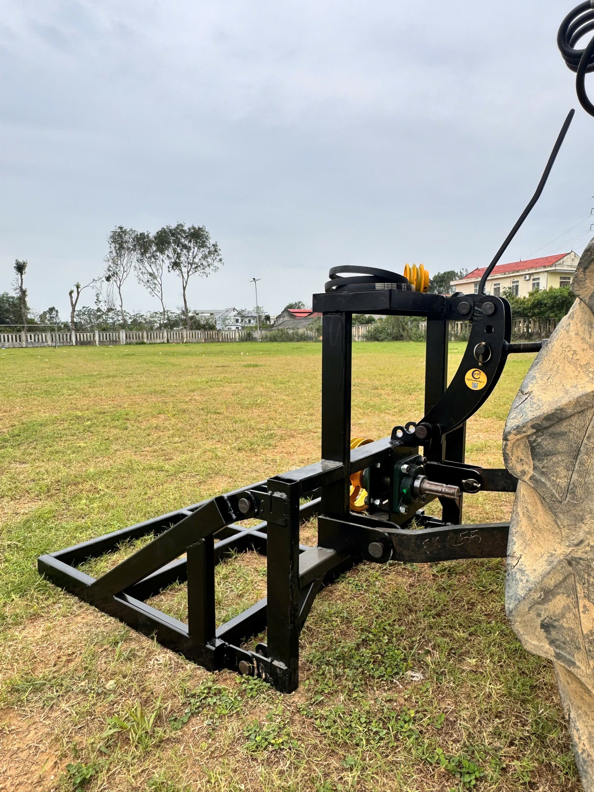 Sàn đứng + sàn phụ + móc lật + trục puly